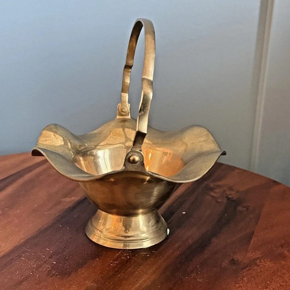 Vintage Brass Pedestal Basket‎ Trinket Candy Scalloped Swing Handle India 7